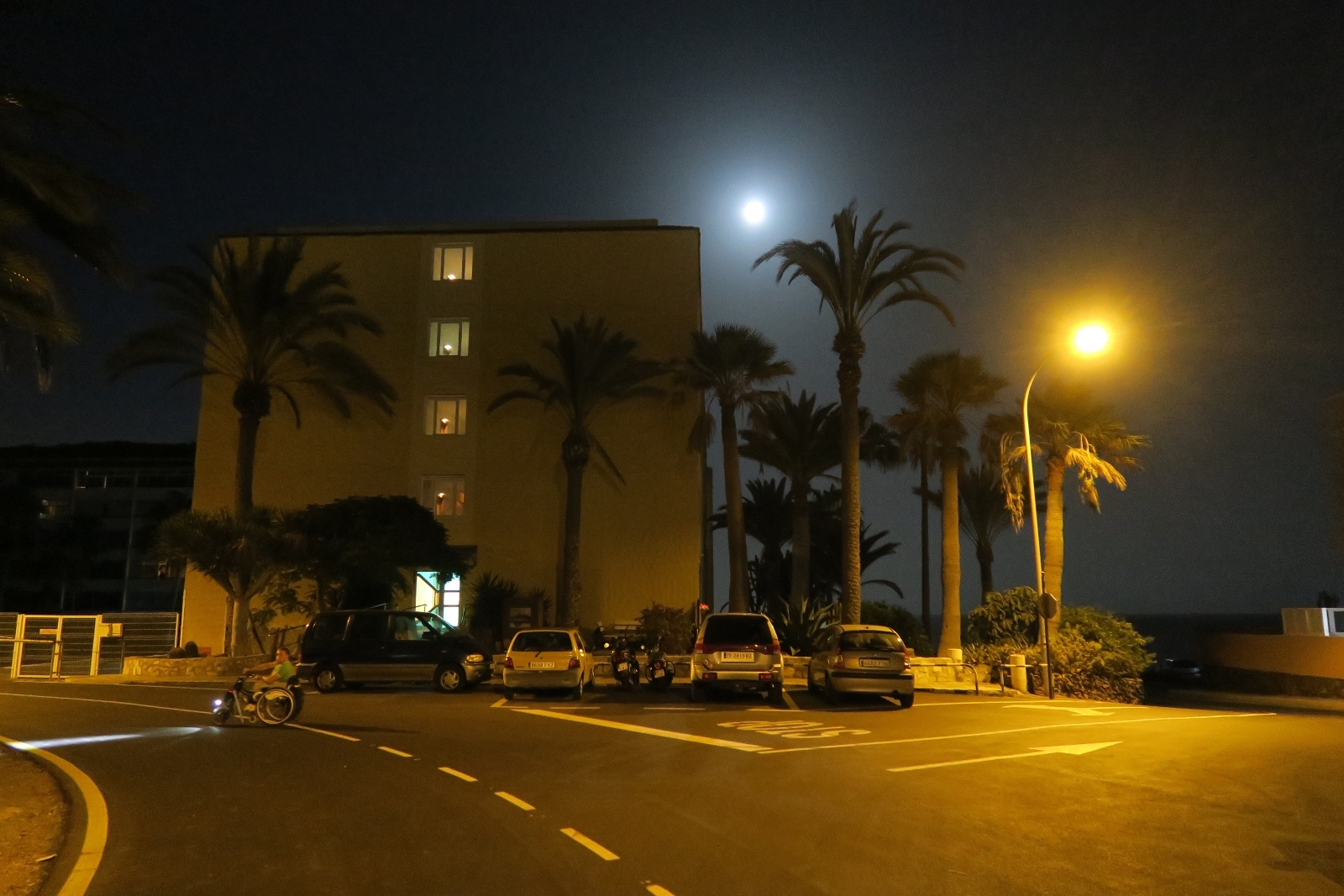 Chasna C bei Nacht (Vorderseite)